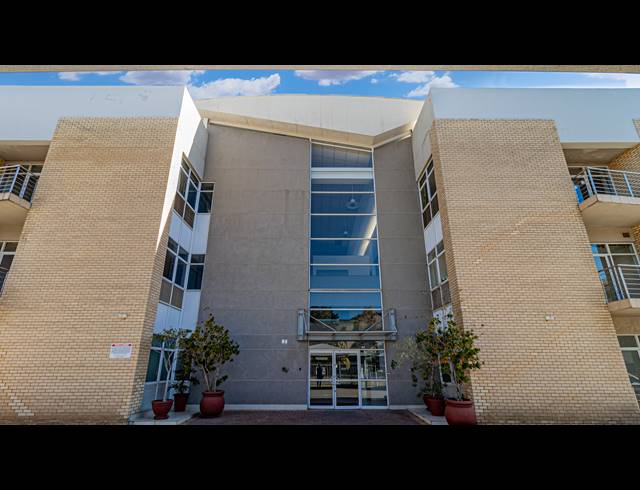 800M² OFFICE TO LET IN FERNDALE